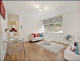 https://images.listonce.com.au/custom/160x/listings/332-barton-street-hawthorn-vic-3122/161/01819161_img_02.jpg?dimZIHEREcY