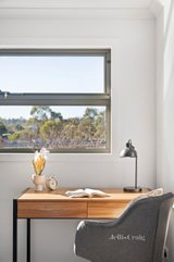 https://images.listonce.com.au/custom/160x/listings/332-felix-grove-mooroolbark-vic-3138/726/01735726_img_12.jpg?agunUDaqmAY
