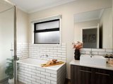 https://images.listonce.com.au/custom/160x/listings/332-highview-road-frankston-vic-3199/518/01814518_img_01.jpg?VuRhpAlnMRs
