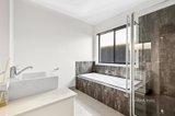 https://images.listonce.com.au/custom/160x/listings/3325-autumn-street-newtown-vic-3220/087/01562087_img_11.jpg?QPqmF1jpeMw