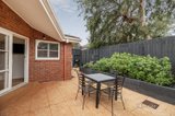 https://images.listonce.com.au/custom/160x/listings/333-belgravia-avenue-mont-albert-north-vic-3129/076/01680076_img_09.jpg?UVRcf6XjB7o