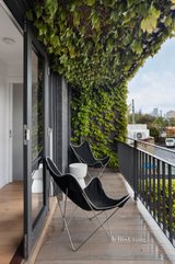 https://images.listonce.com.au/custom/160x/listings/335-station-street-carlton-north-vic-3054/301/01583301_img_15.jpg?Aexw6m9zZB0