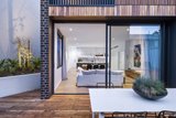https://images.listonce.com.au/custom/160x/listings/337-robinson-road-hawthorn-vic-3122/122/01683122_img_11.jpg?jLhLNAZhm0c