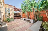 https://images.listonce.com.au/custom/160x/listings/338-embankment-grove-chelsea-vic-3196/038/01862038_img_12.jpg?BMjMmMNJjzM