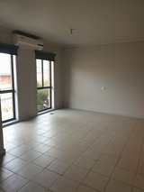https://images.listonce.com.au/custom/160x/listings/338-french-street-noble-park-vic-3174/925/01806925_img_02.jpg?r1MnatMR0kg