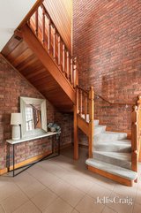 https://images.listonce.com.au/custom/160x/listings/338-mitchell-street-northcote-vic-3070/674/01980674_img_04.jpg?wxJoY9WPwMc