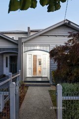 https://images.listonce.com.au/custom/160x/listings/33a-brooke-street-northcote-vic-3070/504/01162504_img_19.jpg?nn0tPEooXaI