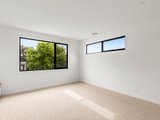 https://images.listonce.com.au/custom/160x/listings/33b-wattle-bird-crescent-barwon-heads-vic-3227/069/01979069_img_11.jpg?fhy7f7RO7nM
