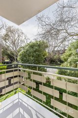 https://images.listonce.com.au/custom/160x/listings/34-6-auburn-grove-hawthorn-east-vic-3123/220/01973220_img_07.jpg?q7b0q_A0Zr0