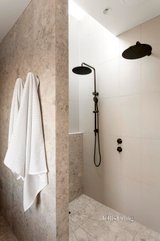 https://images.listonce.com.au/custom/160x/listings/34-andrew-street-northcote-vic-3070/103/01718103_img_19.jpg?LN70Acbmp0M