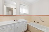 https://images.listonce.com.au/custom/160x/listings/34-boardman-cl-box-hill-south-vic-3128/338/01935338_img_07.jpg?94LwAbAIymY
