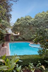 https://images.listonce.com.au/custom/160x/listings/34-brendan-avenue-doncaster-vic-3108/393/01551393_img_16.jpg?7aRjJQSuQDM