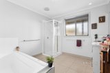 https://images.listonce.com.au/custom/160x/listings/34-buckley-street-harcourt-vic-3453/811/01431811_img_11.jpg?fue2geFEbRA