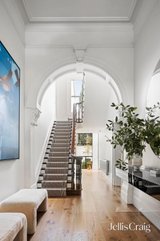 https://images.listonce.com.au/custom/160x/listings/34-ferrars-place-south-melbourne-vic-3205/285/01810285_img_13.jpg?Yi-eG2md0fo