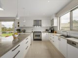 https://images.listonce.com.au/custom/160x/listings/34-hartley-road-wonga-park-vic-3115/160/01010160_img_09.jpg?R96q1juBskY