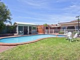 https://images.listonce.com.au/custom/160x/listings/34-kernan-street-strathmore-vic-3041/467/00847467_img_09.jpg?q8301ZFQNeU