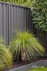 https://images.listonce.com.au/custom/160x/listings/34-lancaster-road-mooroolbark-vic-3138/173/01948173_img_18.jpg?XrKVaxFa8ME