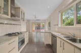 https://images.listonce.com.au/custom/160x/listings/34-lincoln-road-croydon-vic-3136/050/01908050_img_10.jpg?jRKFYG1s0Hw
