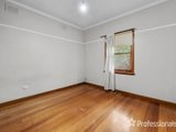 https://images.listonce.com.au/custom/160x/listings/34-lusher-road-croydon-vic-3136/036/01526036_img_10.jpg?6HzW7i3hHbw