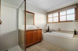 https://images.listonce.com.au/custom/160x/listings/34-margot-avenue-doncaster-vic-3108/980/01053980_img_08.jpg?gILF-6TCN3I