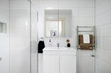 https://images.listonce.com.au/custom/160x/listings/34-martin-street-south-melbourne-vic-3205/152/01624152_img_12.jpg?yiY5NeGerxg