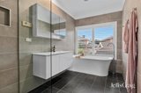 https://images.listonce.com.au/custom/160x/listings/34-monastery-close-wantirna-south-vic-3152/668/01916668_img_14.jpg?wTR1ewnPinc
