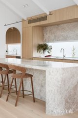 https://images.listonce.com.au/custom/160x/listings/34-ossett-street-sorrento-vic-3943/105/01812105_img_15.jpg?un888Xu0pBo