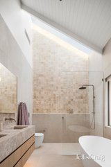 https://images.listonce.com.au/custom/160x/listings/34-ossett-street-sorrento-vic-3943/105/01812105_img_20.jpg?1lkLWeeKv_4