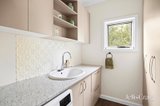 https://images.listonce.com.au/custom/160x/listings/34-pride-avenue-hamlyn-heights-vic-3215/012/01986012_img_15.jpg?YmfoyW2YqL8