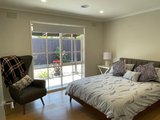 https://images.listonce.com.au/custom/160x/listings/34-roslyn-avenue-rye-vic-3941/758/01892758_img_12.jpg?hGctm7b3xcM