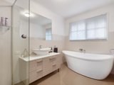 https://images.listonce.com.au/custom/160x/listings/34-santa-rosa-boulevard-doncaster-east-vic-3109/555/00978555_img_08.jpg?Ahy_pq9Ux1U