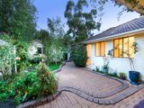 https://images.listonce.com.au/custom/160x/listings/34-savanna-drive-mooroolbark-vic-3138/121/01524121_img_17.jpg?H58CxfsWmGs