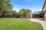 https://images.listonce.com.au/custom/160x/listings/34-stuart-drive-woodend-vic-3442/833/01897833_img_12.jpg?kp25lbh7a0E