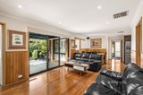 https://images.listonce.com.au/custom/160x/listings/34-summerhill-park-drive-mooroolbark-vic-3138/598/01647598_img_06.jpg?weNbR49UJbs