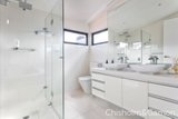 https://images.listonce.com.au/custom/160x/listings/340-barkly-street-elwood-vic-3184/462/01793462_img_10.jpg?dYub-BcHpWc