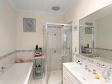 https://images.listonce.com.au/custom/160x/listings/340-david-street-altona-vic-3018/737/01613737_img_07.jpg?JrauWzKKw78