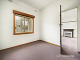 https://images.listonce.com.au/custom/160x/listings/340-howe-parade-port-melbourne-vic-3207/017/01088017_img_06.jpg?RbvqR9bY70I