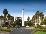 https://images.listonce.com.au/custom/160x/listings/340-howe-parade-port-melbourne-vic-3207/017/01088017_img_10.jpg?JRNB1PO9e5A