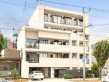 https://images.listonce.com.au/custom/160x/listings/340484-elgar-road-box-hill-vic-3128/749/01743749_img_01.jpg?s7kKXeLW8Ds