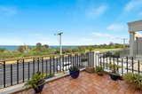 https://images.listonce.com.au/custom/160x/listings/342-beach-road-mentone-vic-3194/725/01309725_img_18.jpg?0OVg4TpHh4o