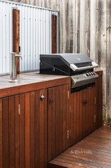 https://images.listonce.com.au/custom/160x/listings/343-gillies-street-thornbury-vic-3071/660/01081660_img_20.jpg?oc7nHsC43-g