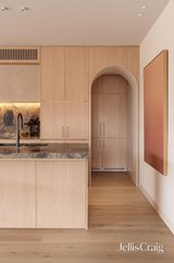 https://images.listonce.com.au/custom/160x/listings/345-rossmoyne-street-thornbury-vic-3071/655/01954655_img_06.jpg?GupCsFHvqX4