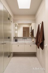 https://images.listonce.com.au/custom/160x/listings/345-rossmoyne-street-thornbury-vic-3071/655/01954655_img_20.jpg?X90bsaLgR9A