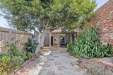 https://images.listonce.com.au/custom/160x/listings/346-st-georges-road-thornbury-vic-3071/966/01572966_img_11.jpg?O13ml49e0fk