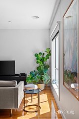 https://images.listonce.com.au/custom/160x/listings/348-blenheim-road-newport-vic-3015/131/01978131_img_19.jpg?eoedbD1kvRA