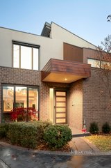 https://images.listonce.com.au/custom/160x/listings/349-buena-vista-drive-montmorency-vic-3094/160/01523160_img_02.jpg?7Z5s5uGD-FE