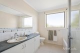https://images.listonce.com.au/custom/160x/listings/35-albert-street-ringwood-vic-3134/885/01981885_img_08.jpg?9dPZW2iSaw0