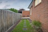 https://images.listonce.com.au/custom/160x/listings/35-batman-road-eltham-vic-3095/747/01580747_img_09.jpg?_0Yg8abWqbg