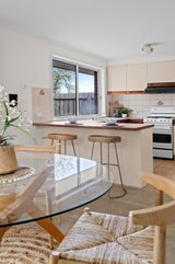 https://images.listonce.com.au/custom/160x/listings/35-chelsea-road-chelsea-vic-3196/938/01626938_img_06.jpg?hh2pBwOg124