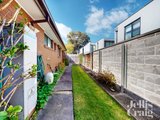 https://images.listonce.com.au/custom/160x/listings/35-estella-street-glen-iris-vic-3146/839/01594839_img_07.jpg?o2BlXngavt8